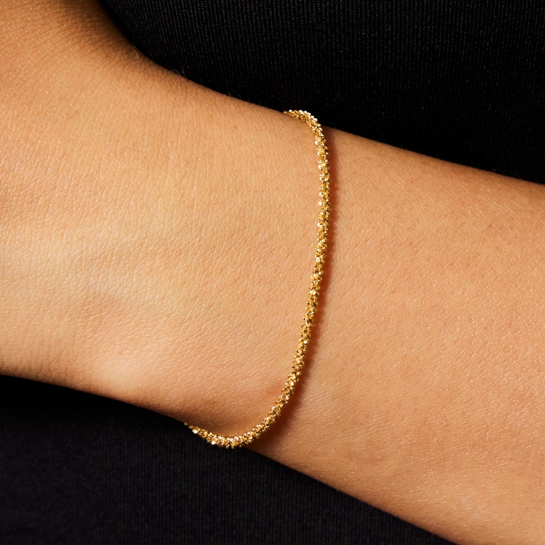Bracciali con Zircone bianco in Oro da 8,2gr. Bracciale Rigido Donna 18 Bracciali con Zircone bianco in Oro da 8,2gr. Bracciale Rigido Donna 18