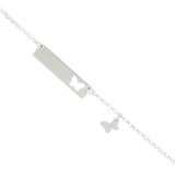 Zoom su piastrina argento forata con farfalla e pendentino farfalla