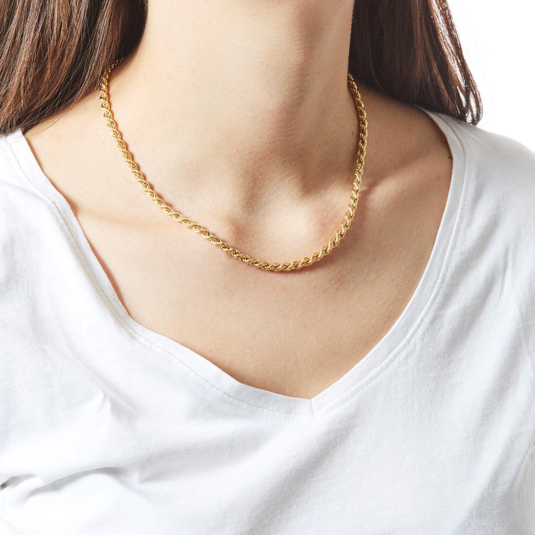 Collana corda indossata